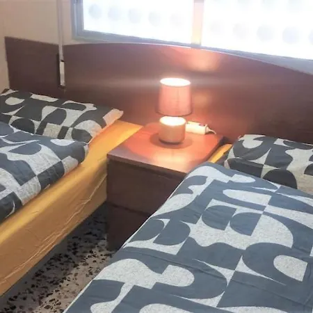 Fantastic Location - Ground Floor In Walking Distance To The Appartamento *