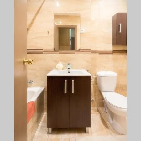 Apartamento Fantastic Location - Ground Floor In Walking Distance To The *